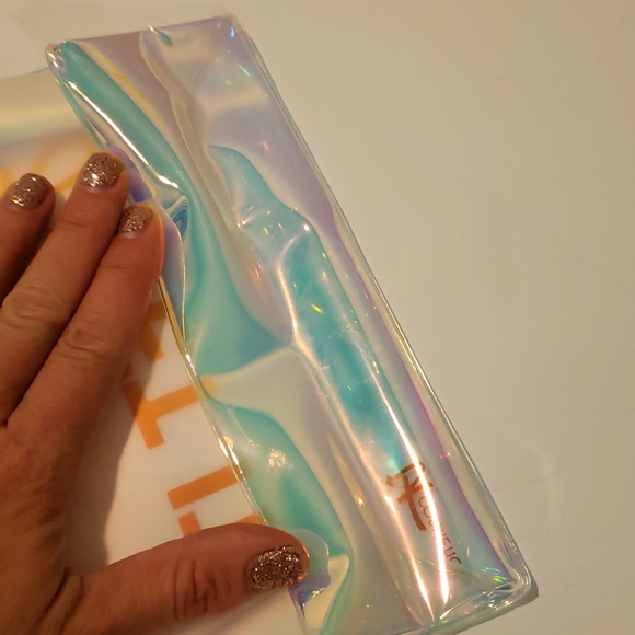 It! Cosmetics Glow Get It! Holographic Case Clear - Picture 4 of 7